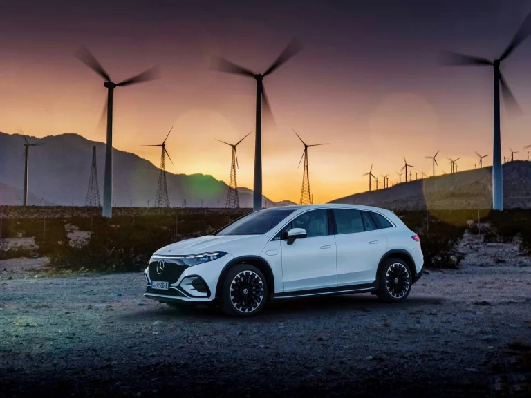 Excellence in motion: How Mercedes-Benz navigates communication?