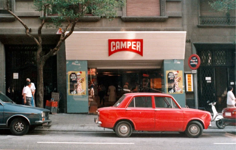 A brief look at Camper’s digital marketing strategy, with a focus on silent video ads